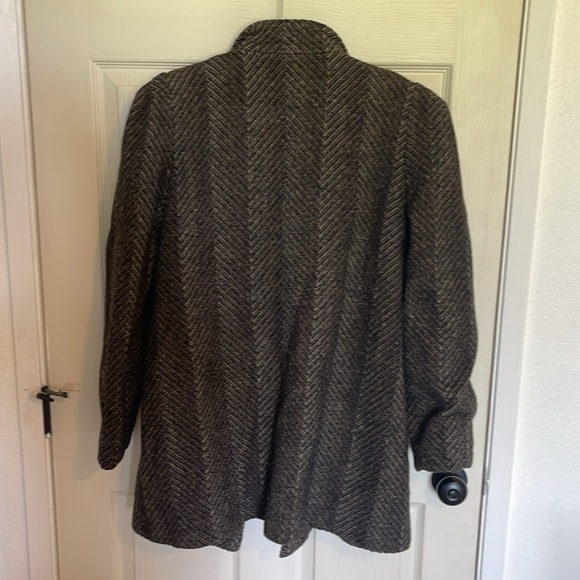 Thick Coat. Size XL. - Picture 2 of 5